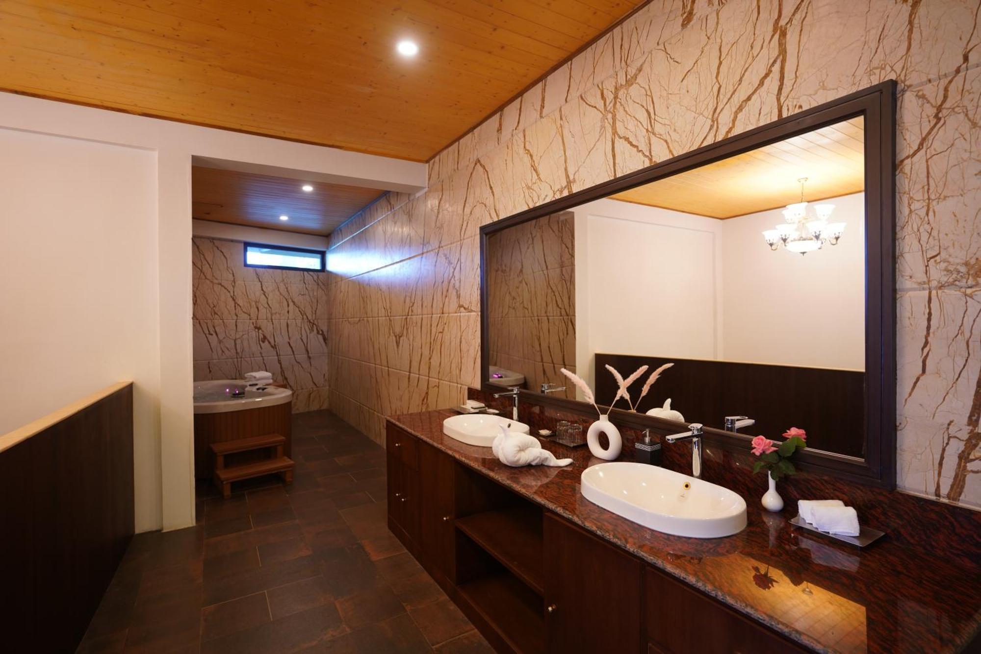 Denzong Regency- Luxury Mountain Retreat Spa & Casino Ґанґток Екстер'єр фото